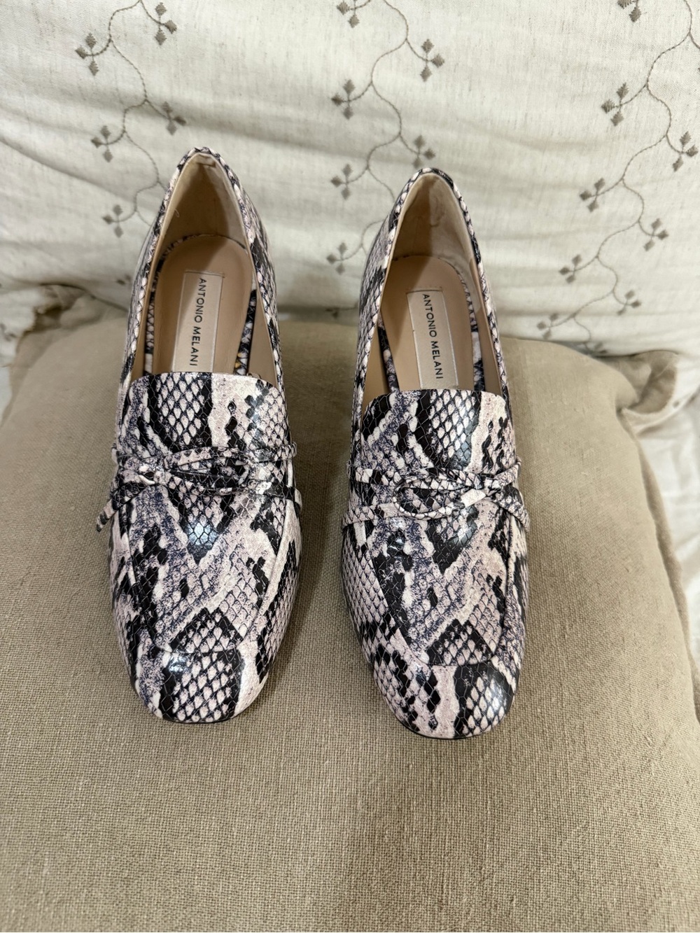 ANTONIO MELANI Like New Size 6.5 Snake-Print Loafers in Black & Cream